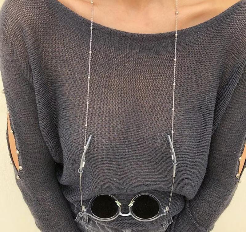 LuxeChain – Versatile Eyewear & Mask Holder